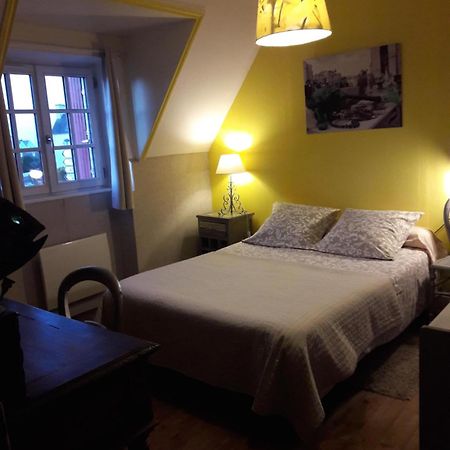 לה קונקה Chambre D'Hotes La Maison Du Neuilly מראה חיצוני תמונה